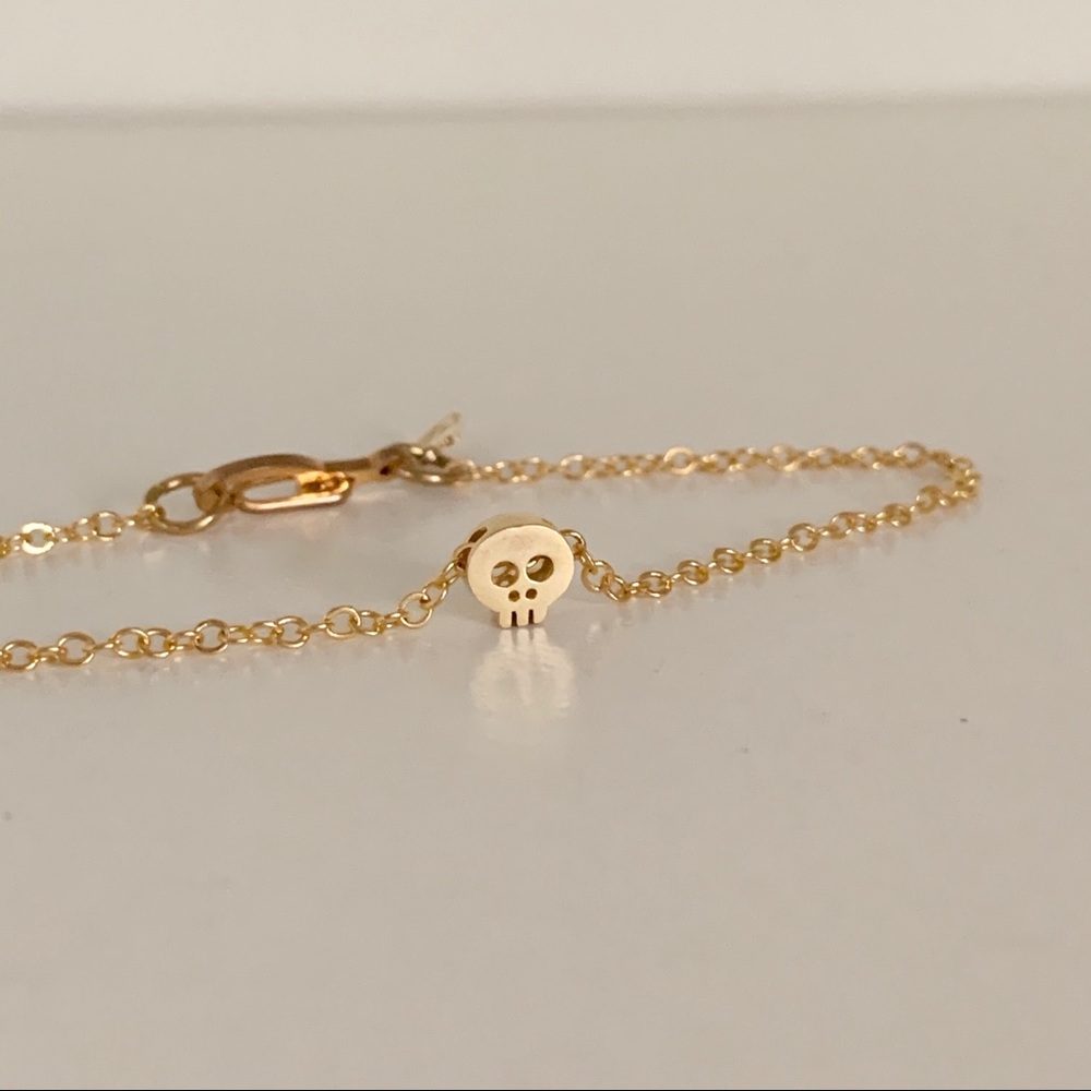 Minimal skull delicate chain bracelet
